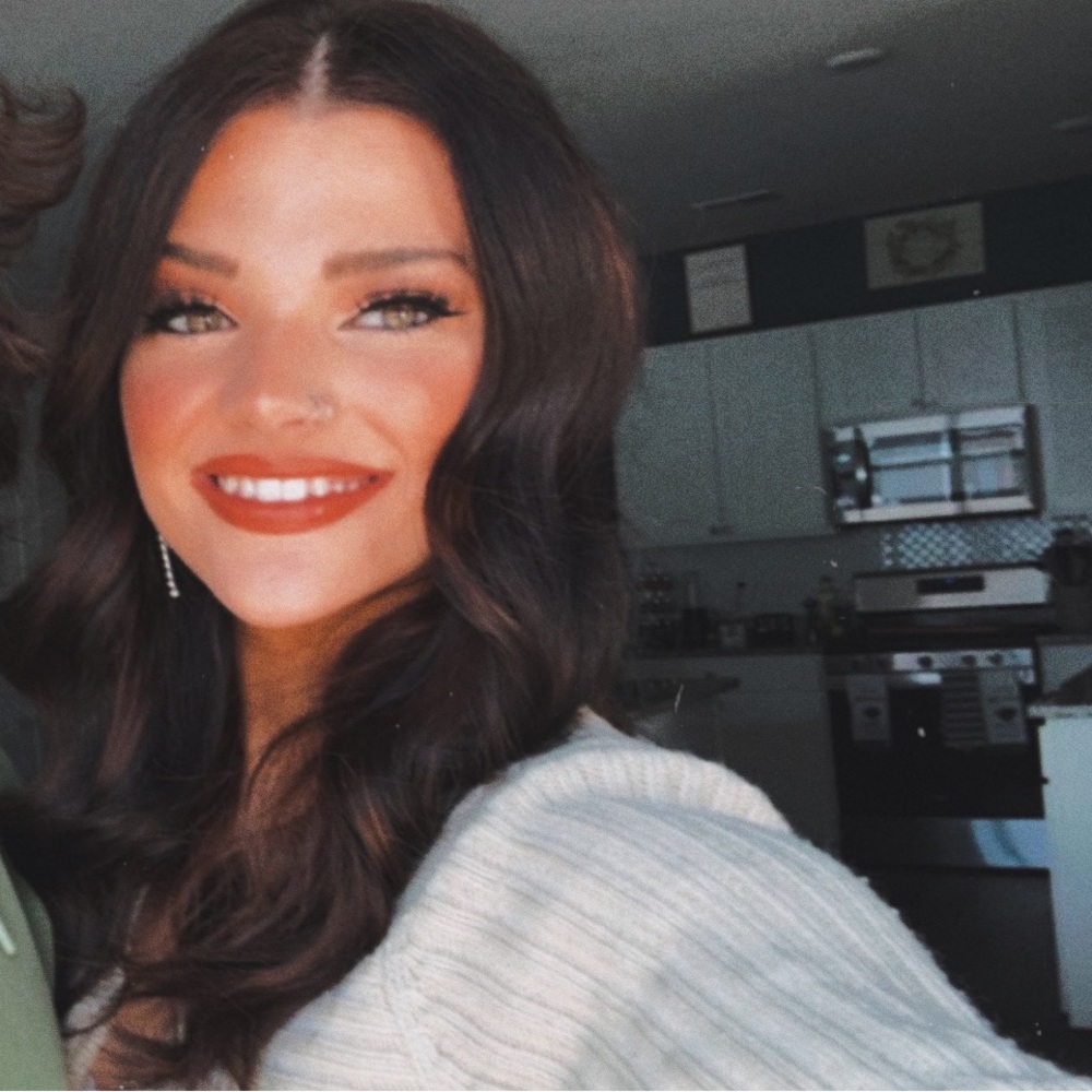 Meet your Posher, Sky